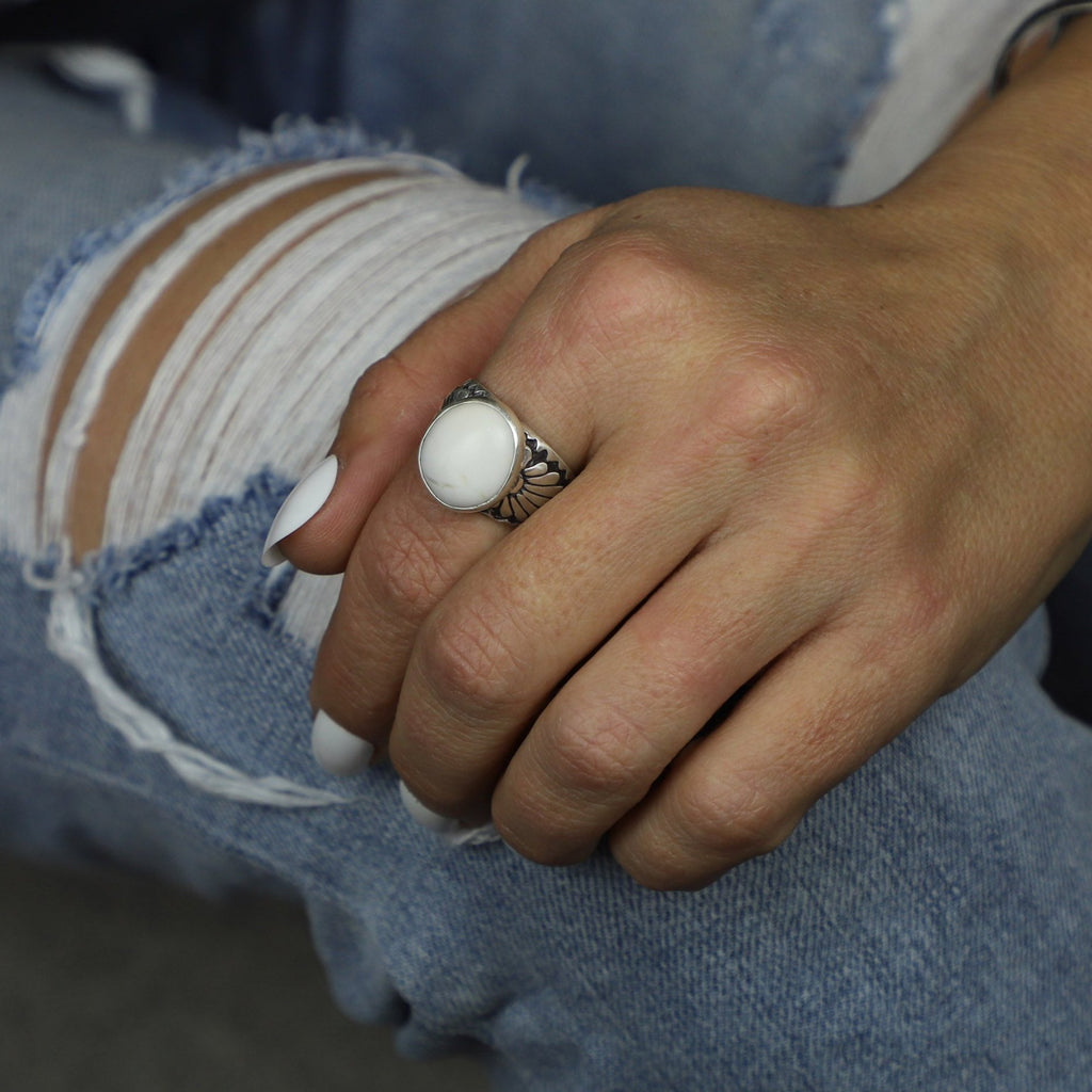 White Buffalo Disco Daisy Ring